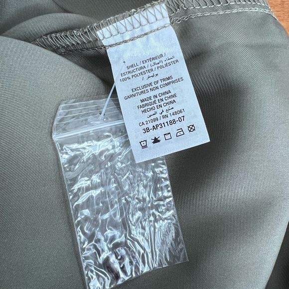 Ardene Green Button-Up Blouse Shirt Women's Medium NWT - Picture 7 of 7